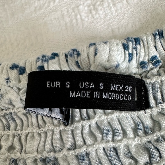 blue & white floral zara long sleeve - Picture 3 of 3